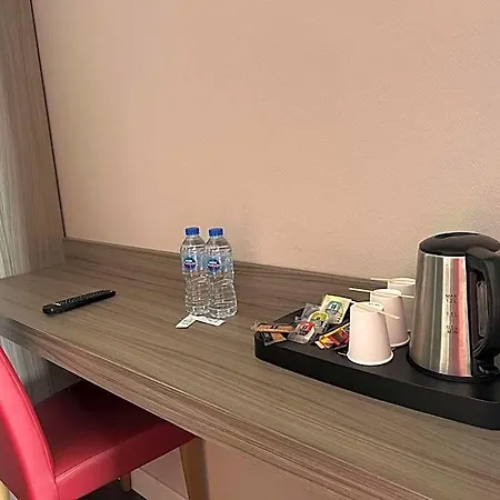 Brit Confort Hotel