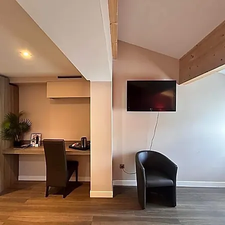 Hotel Brit Confort 2*