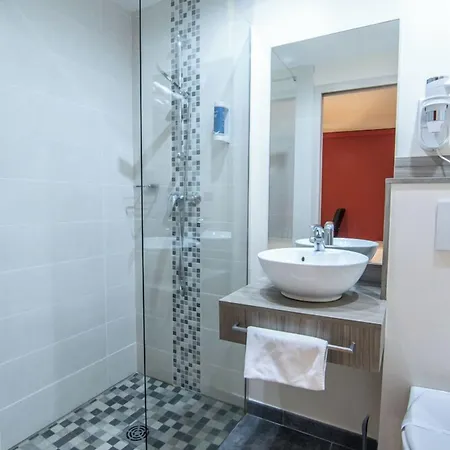 Brit Confort Hotel 2*