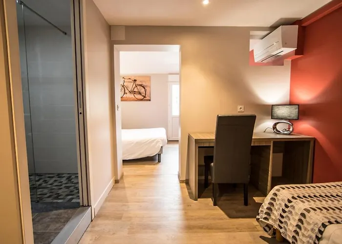 Brit Confort فندق 2*