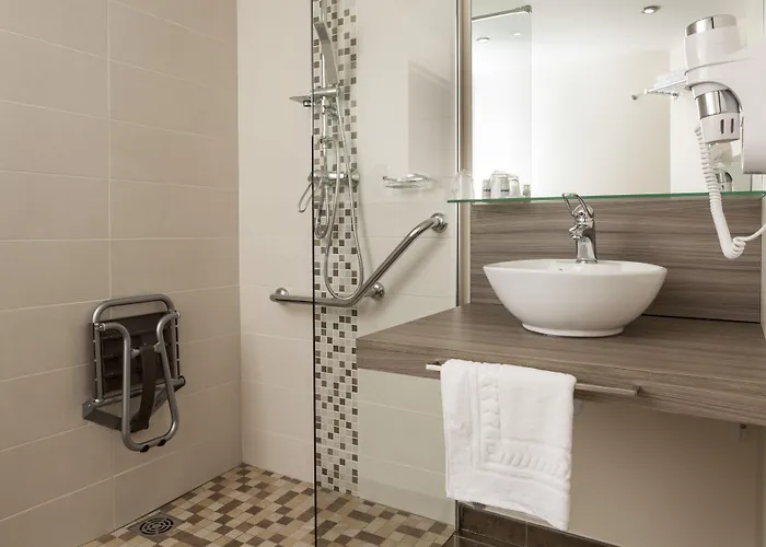 Brit Confort Hotel 2*