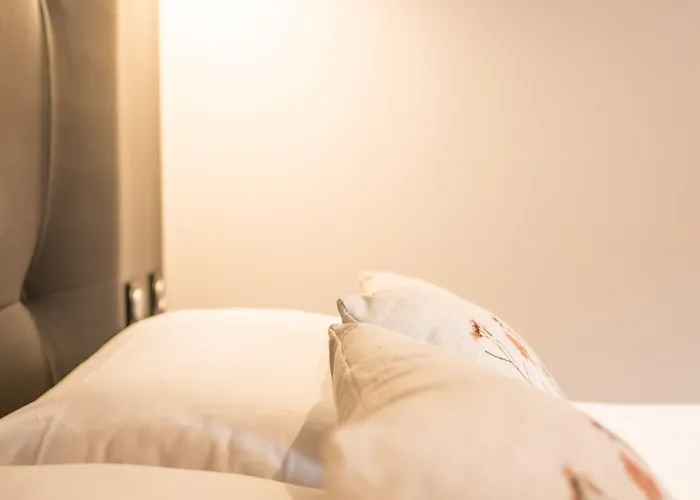 Brit Confort فندق